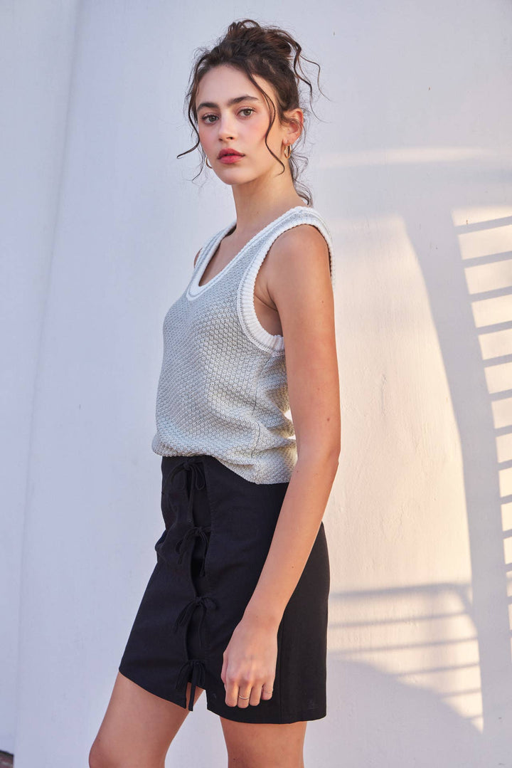 TEXTURED SWEATER TANK TOP WITH CONTRAST RIB - The Color Collab