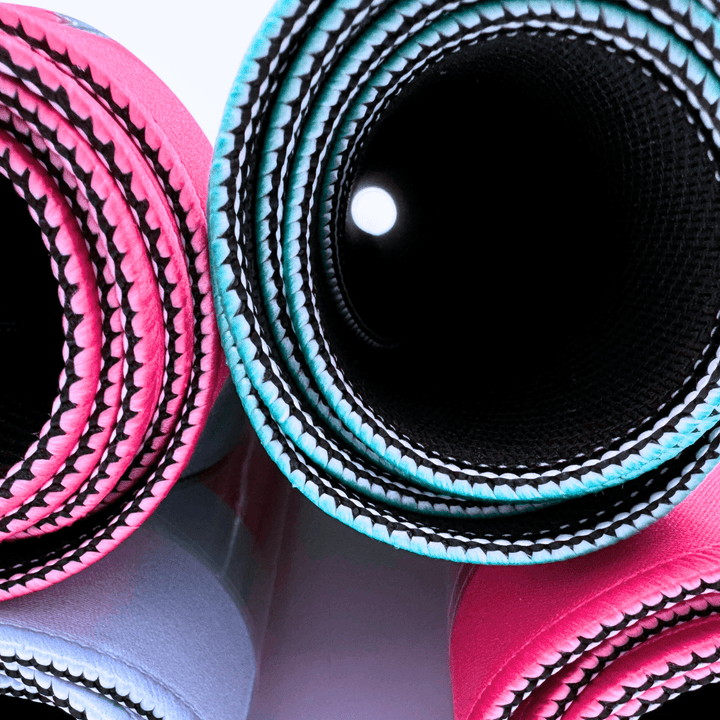 MAHJONG MAT | Color Wave | 31" x 31": Green Center - Pink Scallop - The Color Collab