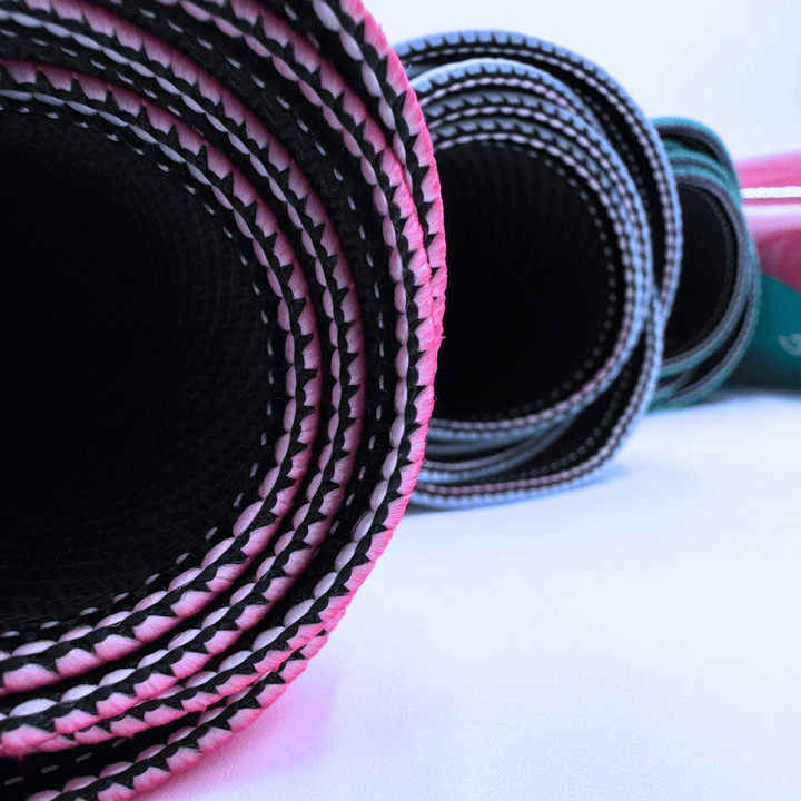 MAHJONG MAT | Color Wave | 31" x 31": Green Center - Pink Scallop - The Color Collab