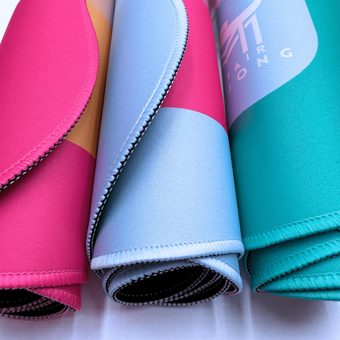 MAHJONG MAT | Color Wave | 31" x 31": Green Center - Pink Scallop - The Color Collab