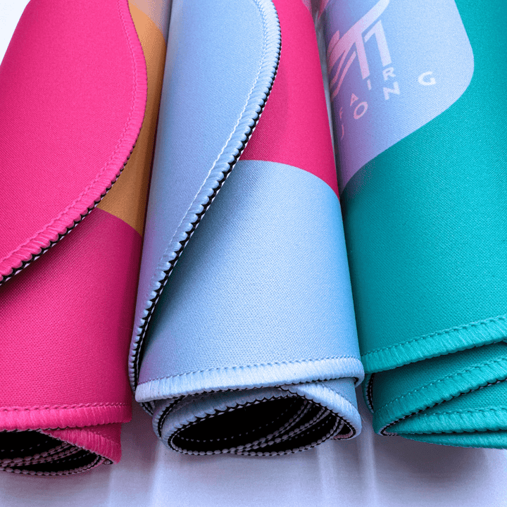 MAHJONG MAT | Color Wave | 31" x 31": Green Center - Pink Scallop - The Color Collab